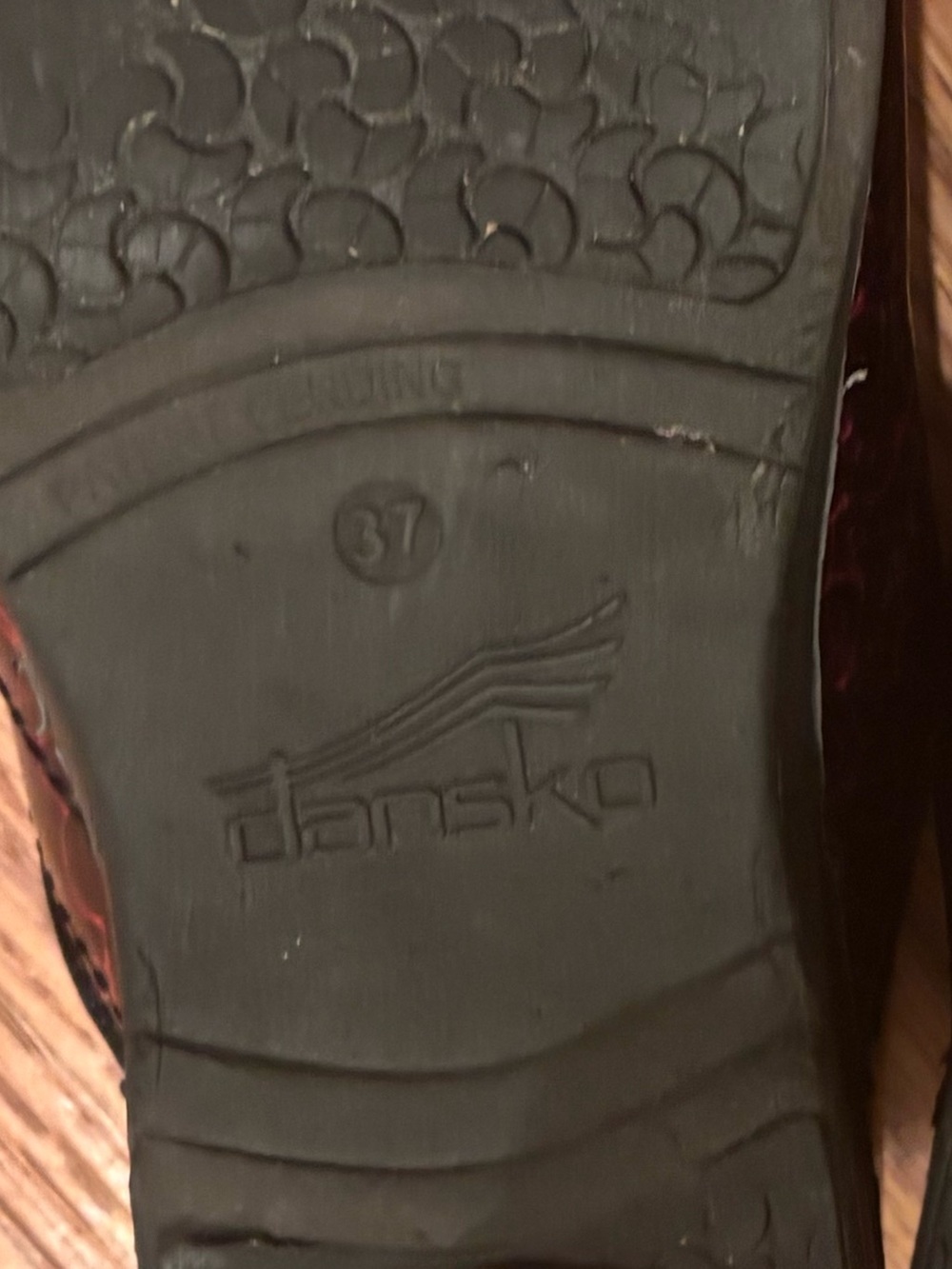 Dansko Go 2.0 Clogs Dark Red Black Floral Embossed Comfort Slip On Shoes Size 37 - Picture 5 of 5
